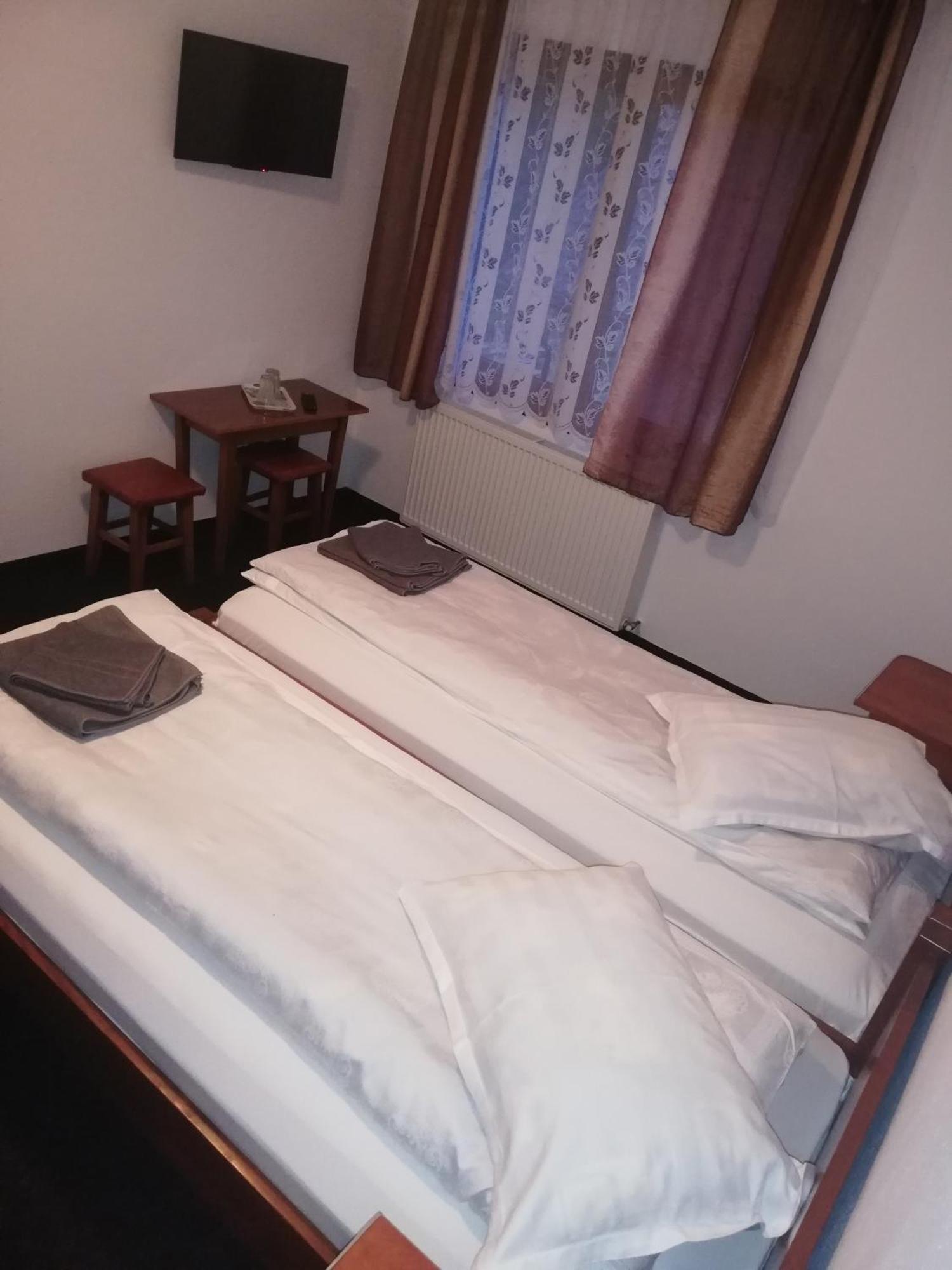 Cabana Cascada Cailor Hotel Borşa Quarto foto