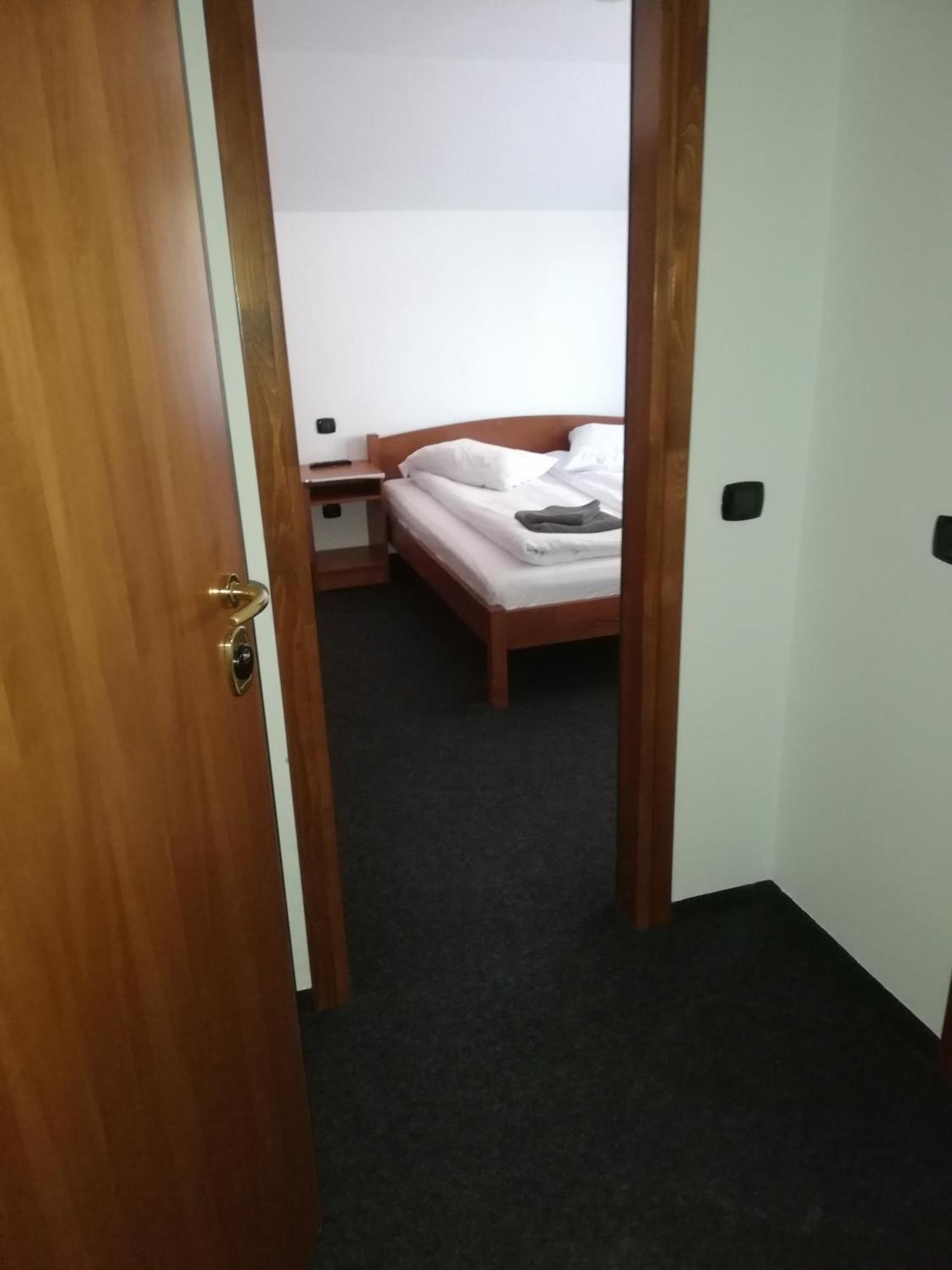 Cabana Cascada Cailor Hotel Borşa Quarto foto